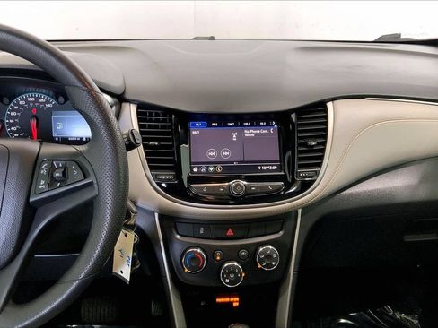 Used 2021 Chevrolet Trax LT FWD image 5