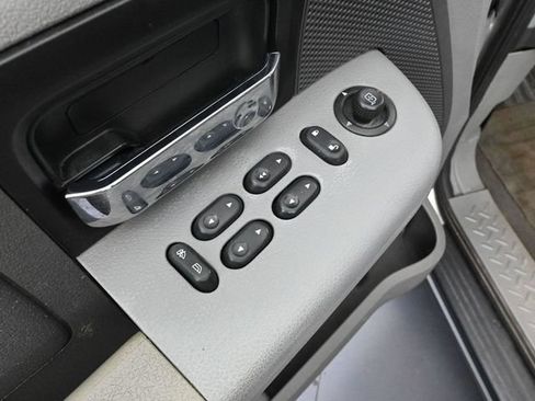 Used 2005 Ford F150 XLT AWD/4WD image 18