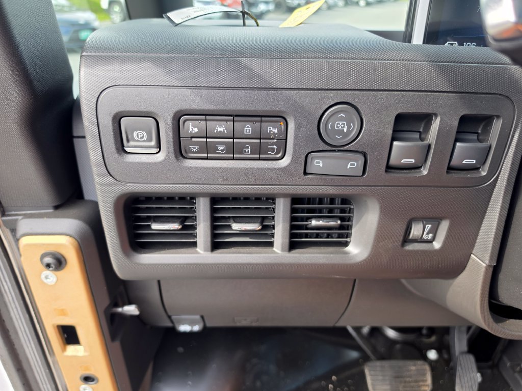 Used 2025 Chevrolet Brightdrop 400 w/ Battery Pack, Max Range AWD/4WD image 12
