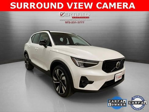 Used 2025 Volvo XC40 B5 Plus image 3