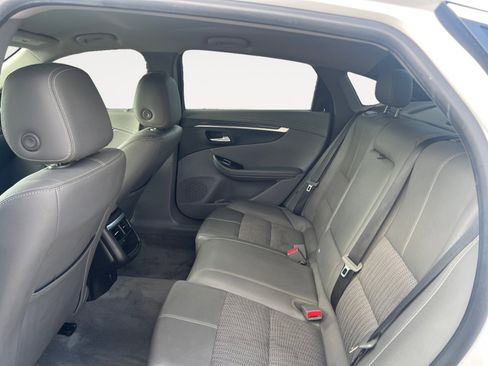 Used 2019 Chevrolet Impala LT image 12