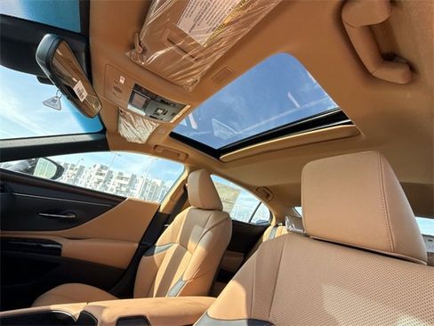 New 2025 Lexus ES 350 w/ Premium Package image 22