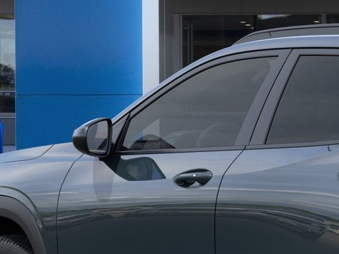 New 2026 Chevrolet Trax LT w/ LT Convenience Package FWD image 12