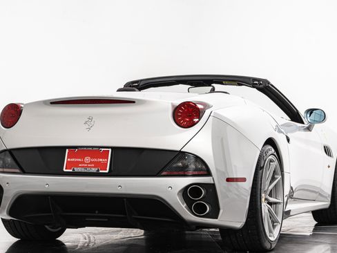 Used 2013 Ferrari California image 9