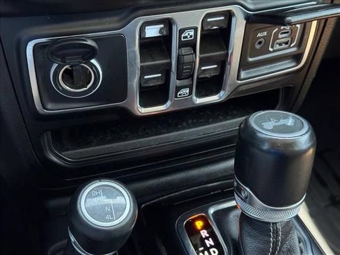 Used 2020 Jeep Wrangler Unlimited Sahara AWD/4WD image 22