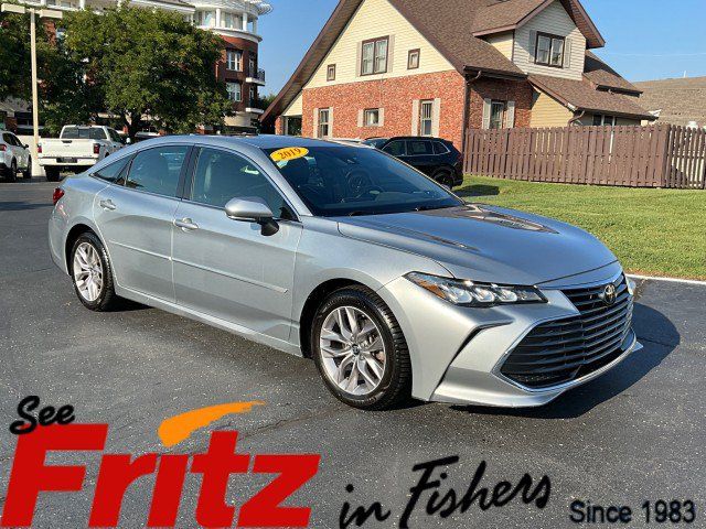 Used 2019 Toyota Avalon XLE w/ Moonroof Package FWD image 1