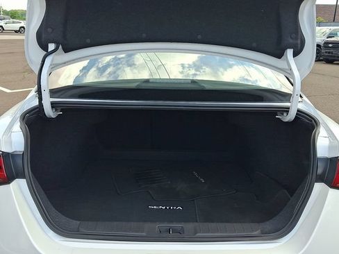 Used 2025 Nissan Sentra SR w/ SR Premium Package FWD image 27