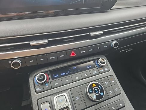 Certified 2024 Hyundai Palisade Limited AWD/4WD image 50