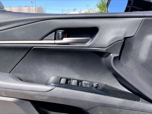 Used 2025 Toyota Camry SE image 30