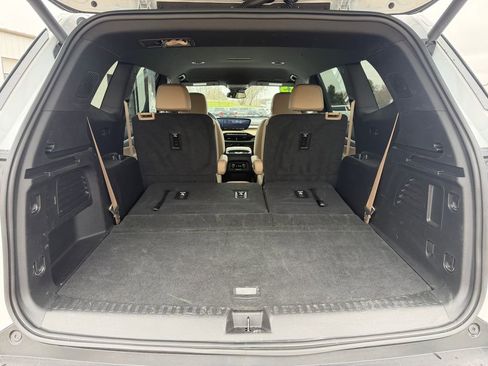 Used 2025 Buick Enclave Preferred image 11