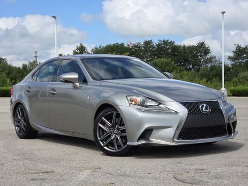 Used 2014 Lexus IS 350 RWD image 2