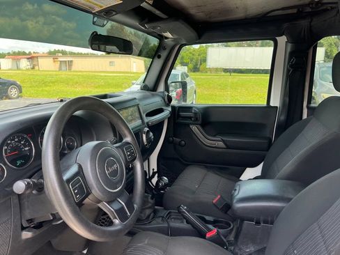 Used 2012 Jeep Wrangler Unlimited Sport AWD/4WD image 6
