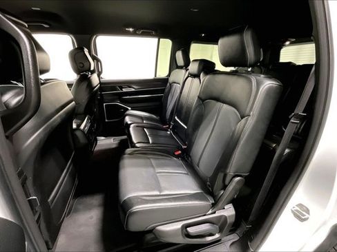 Used 2024 Jeep Wagoneer Series II w/ Flexible Seating Group AWD/4WD image 25