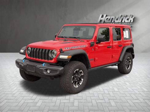 Used 2025 Jeep Wrangler Unlimited Rubicon 4xe w/ Safety Group AWD/4WD image 5