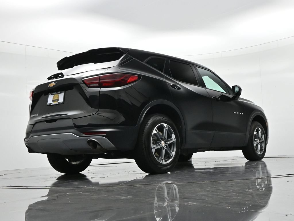 Used 2025 Chevrolet Blazer LT FWD image 21