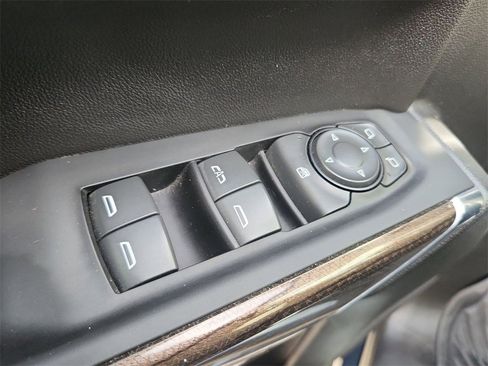 Used 2021 Chevrolet Silverado 1500 RST image 22