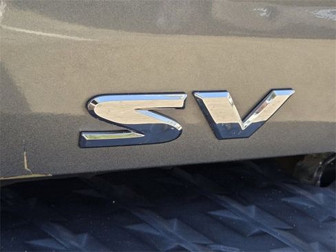 Used 2017 Nissan Titan SV image 19