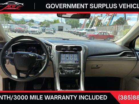 Used 2019 Ford Fusion SE FWD image 12