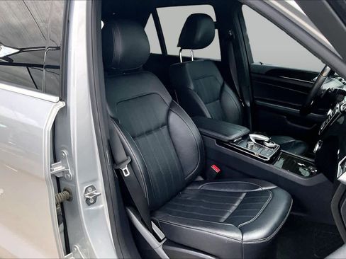 Used 2019 Mercedes-Benz GLE 400 4MATIC image 9