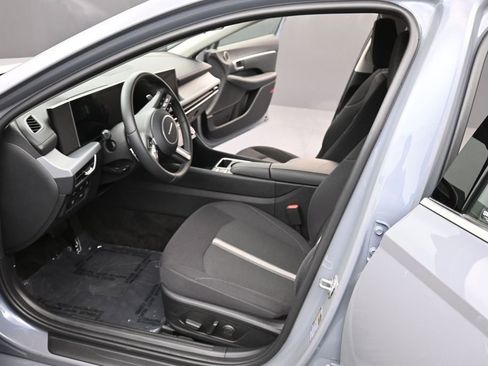 Used 2025 Hyundai Sonata SEL FWD image 12