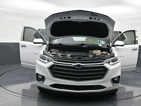 Used 2021 Chevrolet Traverse Premier image 41