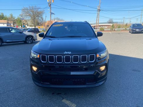 Used 2024 Jeep Compass Latitude AWD/4WD image 8
