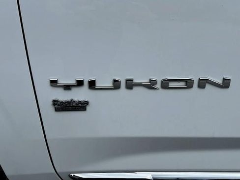 Used 2021 GMC Yukon SLT AWD/4WD image 29