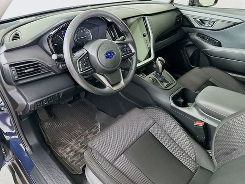 Used 2025 Subaru Outback Premium AWD/4WD image 2