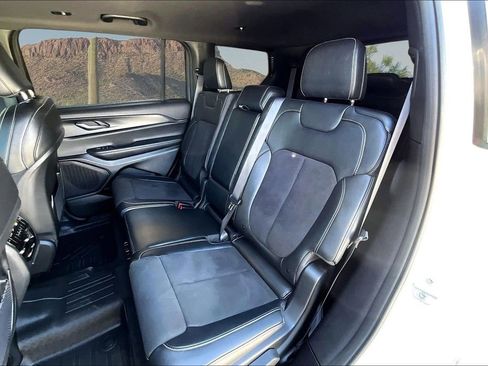 Used 2024 Jeep Grand Cherokee L Altitude AWD/4WD image 26