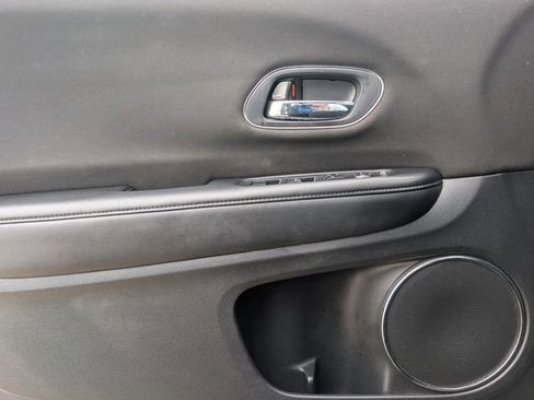 Used 2018 Honda HR-V EX image 17