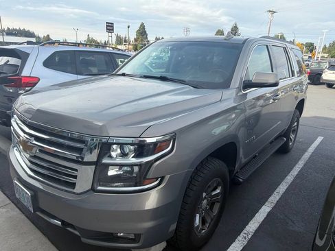 Used 2017 Chevrolet Tahoe LT w/ Luxury Package AWD/4WD image 7
