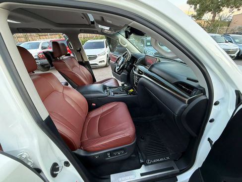 Used 2017 Lexus LX 570 4WD image 24