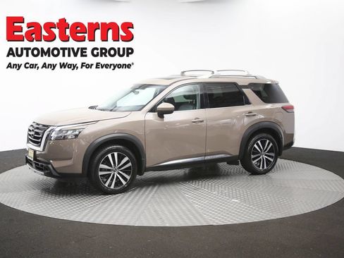 Used 2023 Nissan Pathfinder Platinum w/ Cargo Package AWD/4WD image 60