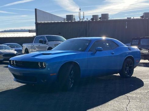 Used 2023 Dodge Challenger SXT w/ Blacktop Package image 8