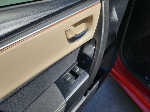 Used 2016 Toyota Corolla LE FWD image 14