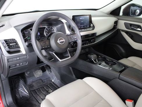 Used 2023 Nissan Rogue SV w/ SV Premium B Package FWD image 27
