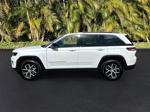 Used 2025 Jeep Grand Cherokee Limited AWD/4WD image 8