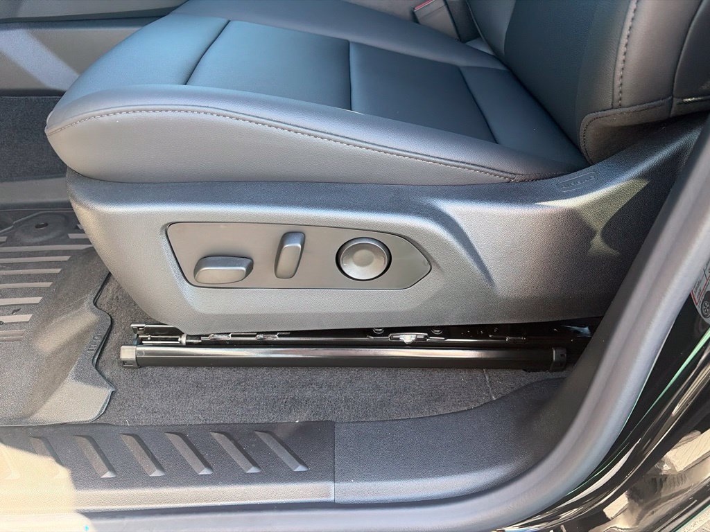 New 2026 Chevrolet Colorado Trail Boss AWD/4WD image 13