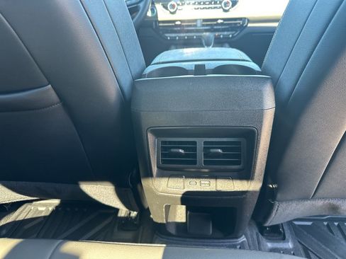 Used 2025 Chevrolet Colorado ZR2 w/ Technology Package image 24