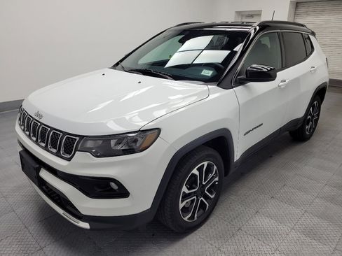 Used 2024 Jeep Compass Limited AWD/4WD image 2