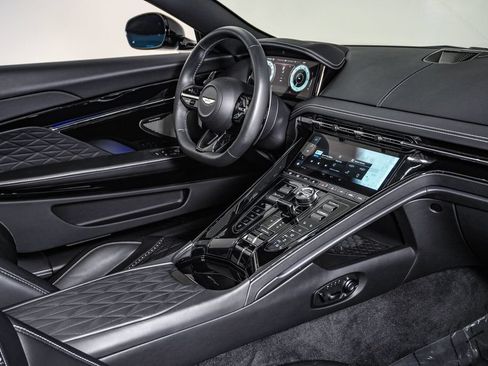 Used 2024 Aston Martin DB12 Convertible RWD image 18