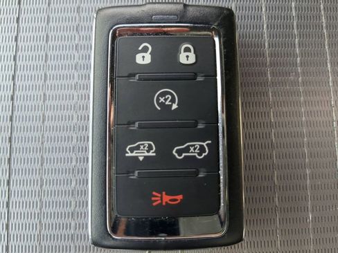 Used 2023 Jeep Grand Wagoneer L Series II w/ Premium Group II image 31