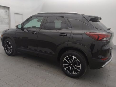 Used 2025 Chevrolet TrailBlazer LT FWD image 3