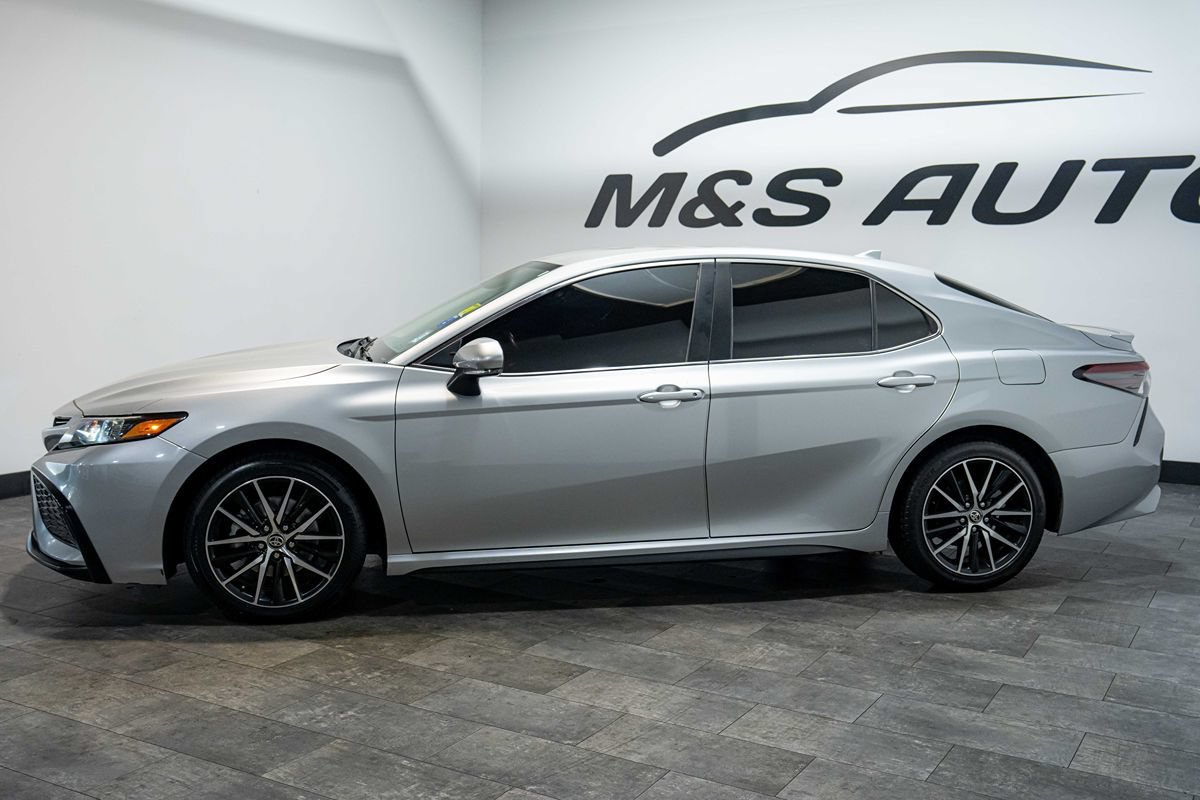 Used 2021 Toyota Camry SE w/ Convenience Package FWD image 25