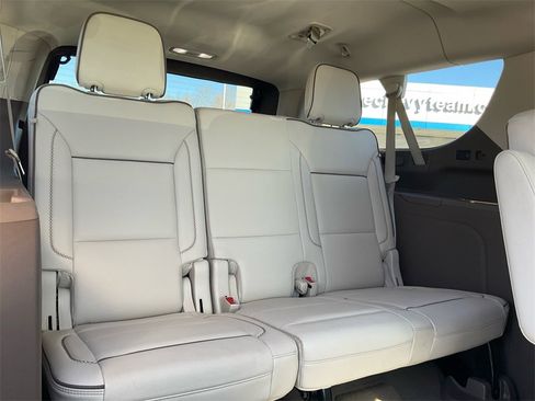 Used 2021 GMC Yukon XL Denali w/ Advanced Technology Package image 27