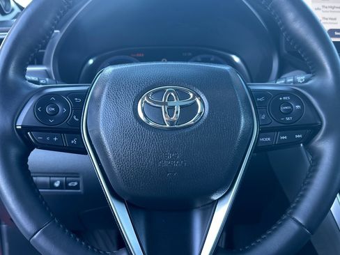 Used 2024 Toyota Venza Limited image 25