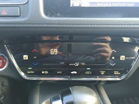 Used 2018 Honda HR-V EX-L image 10