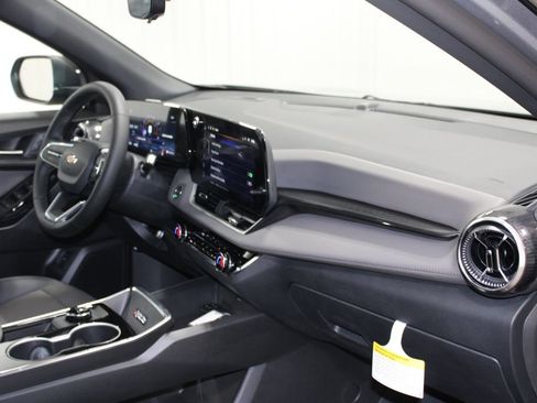 New 2026 Chevrolet Equinox LT w/ Convenience Package II AWD/4WD image 23