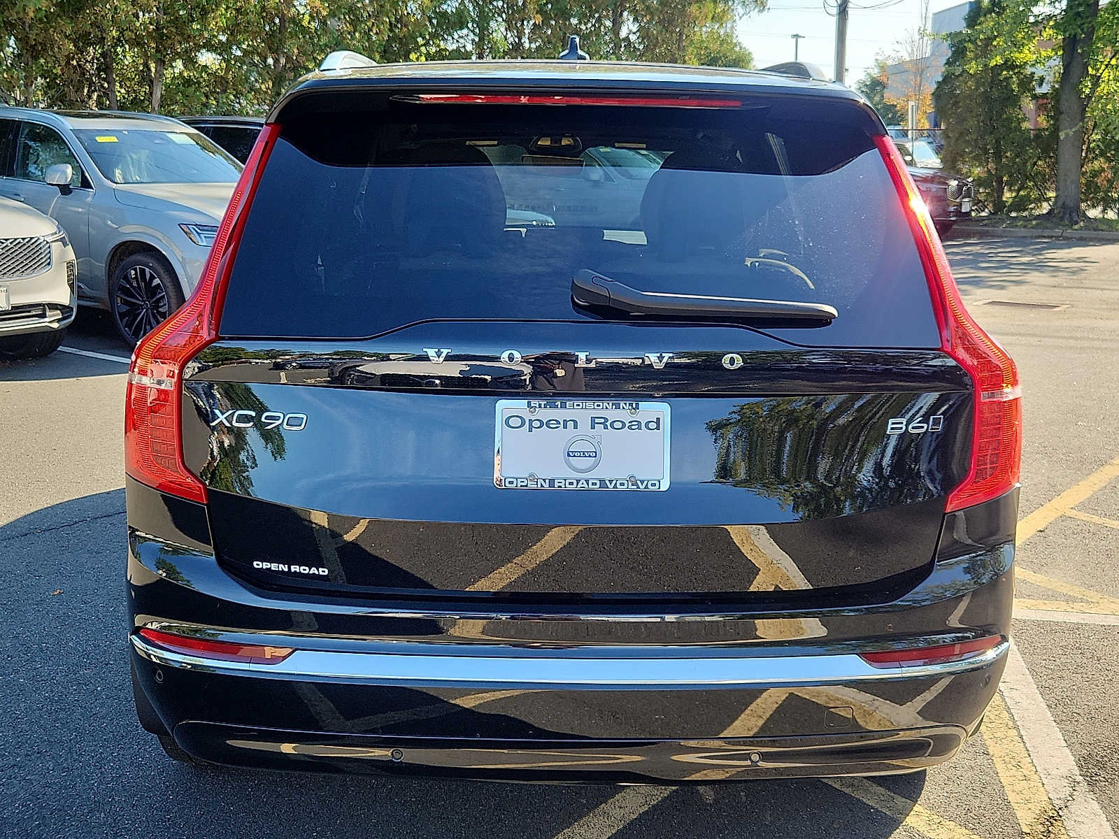 Certified 2024 Volvo XC90 B6 Ultimate w/ Protection Package AWD/4WD image 5