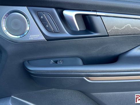 Certified 2025 Buick Enclave Avenir image 21